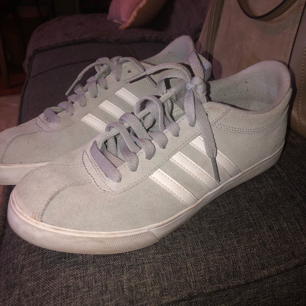 Adidas Grand Court Suede Sneakers in Light Grey!